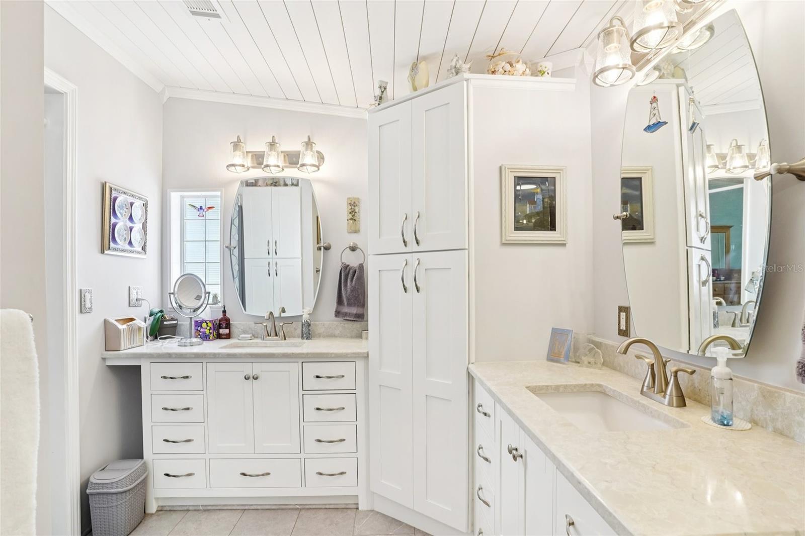 Image 23 of 59 For 122 Tamarisk Way