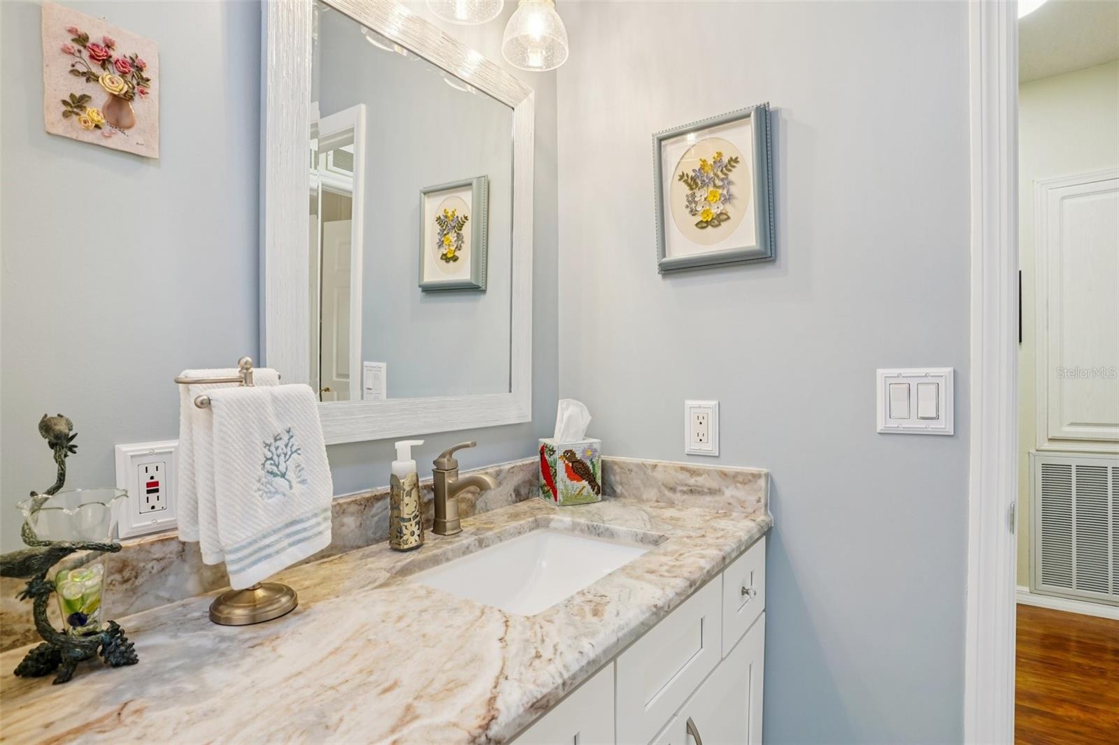 Image 30 of 59 For 122 Tamarisk Way