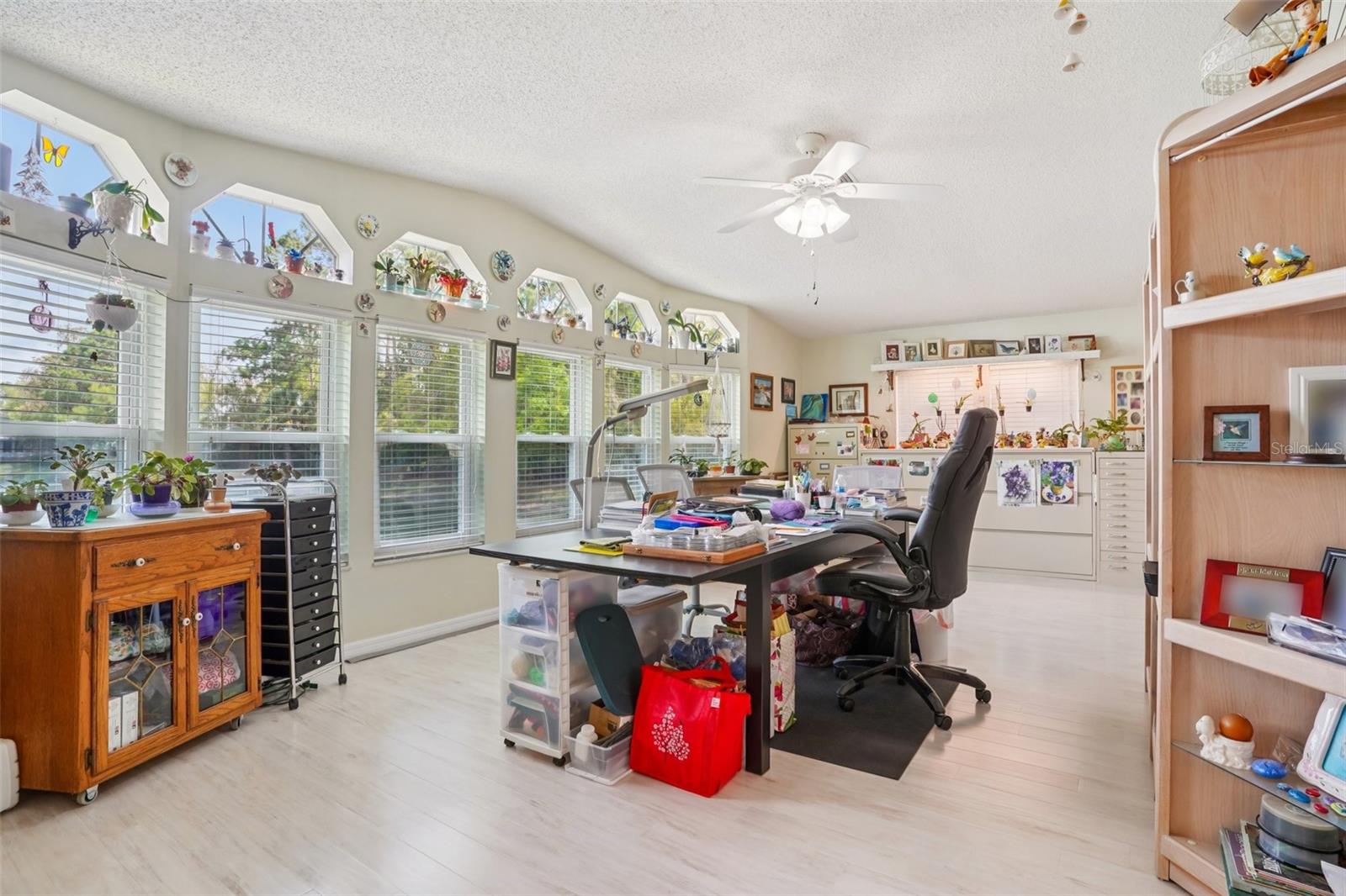 Image 32 of 59 For 122 Tamarisk Way