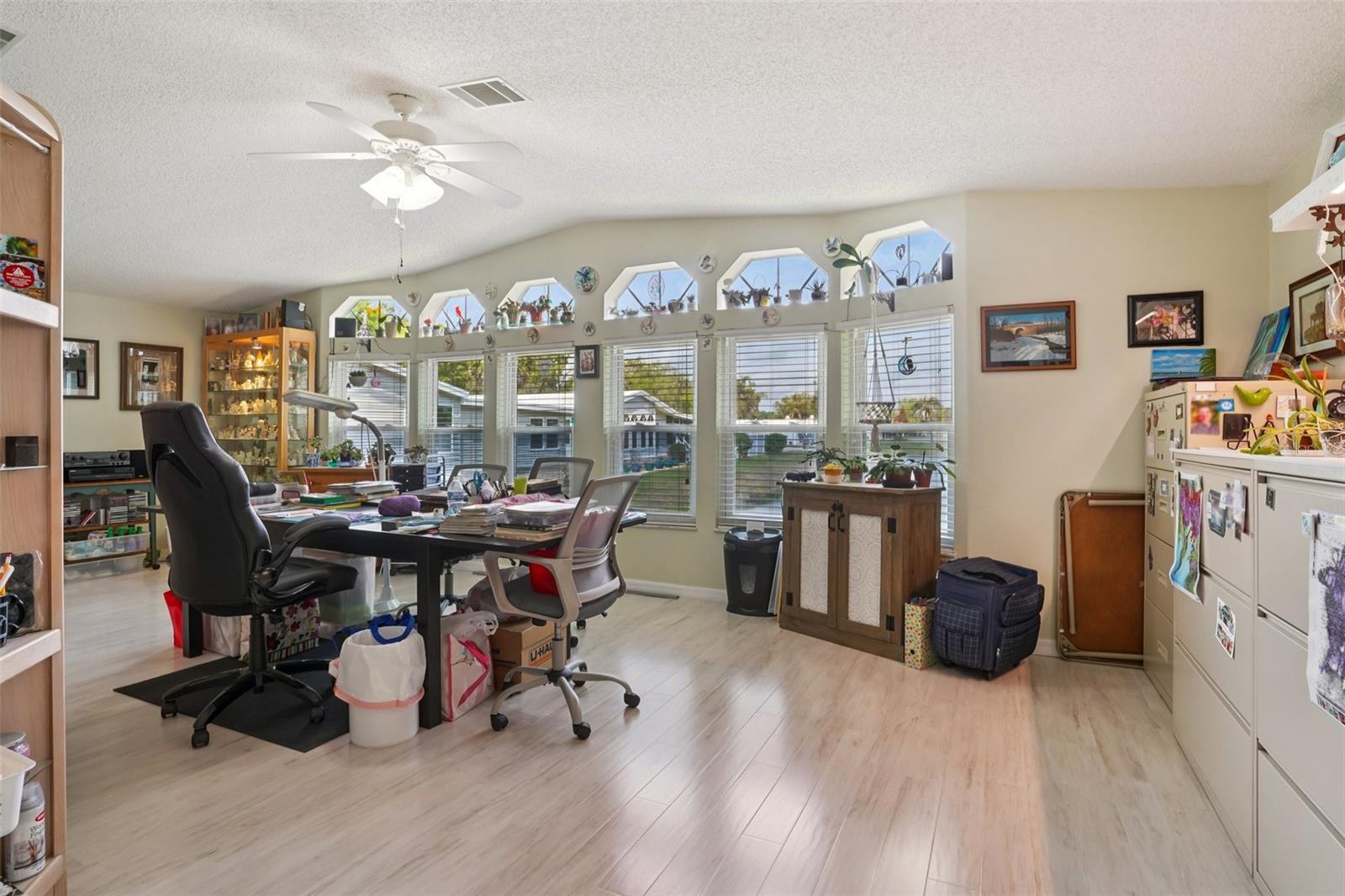 Image 33 of 59 For 122 Tamarisk Way