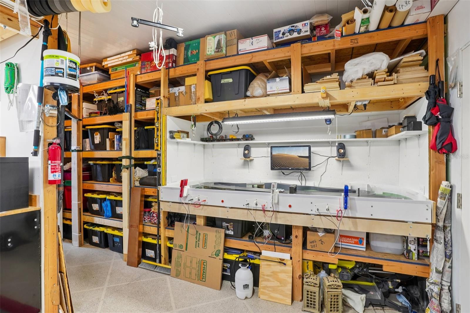 Image 39 of 59 For 122 Tamarisk Way