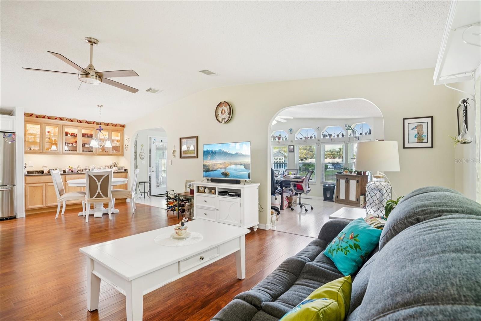 Image 9 of 59 For 122 Tamarisk Way