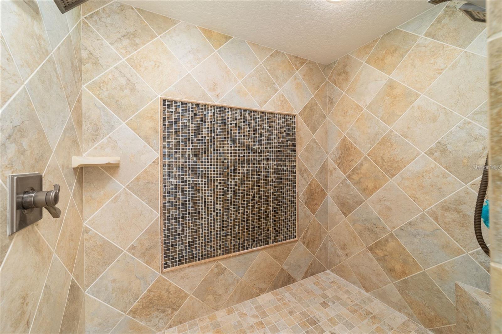 Image 22 of 53 For 4 Malauka Pass Place