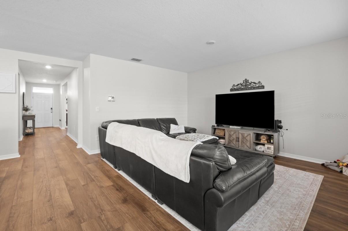 Image 7 of 21 For 1641 Buttonwood Way