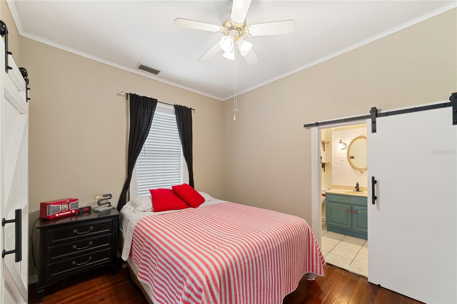 Image 44 of 73 For 1905 Myrtle Lake Avenue