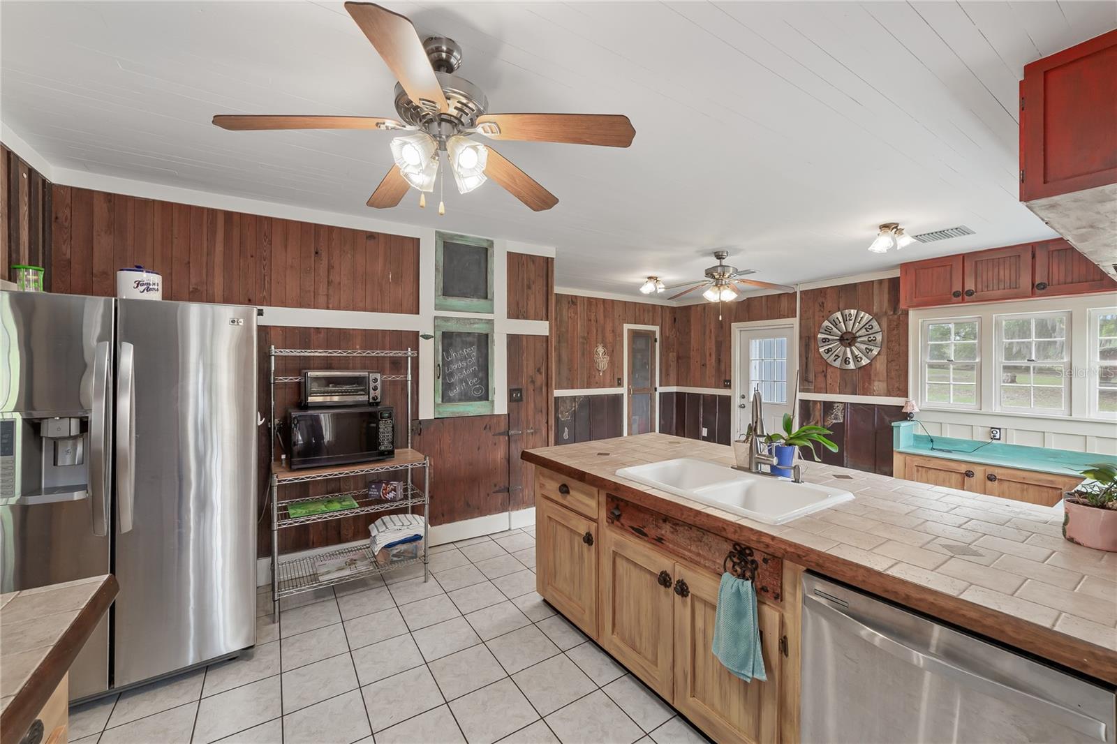 Image 50 of 73 For 1905 Myrtle Lake Avenue