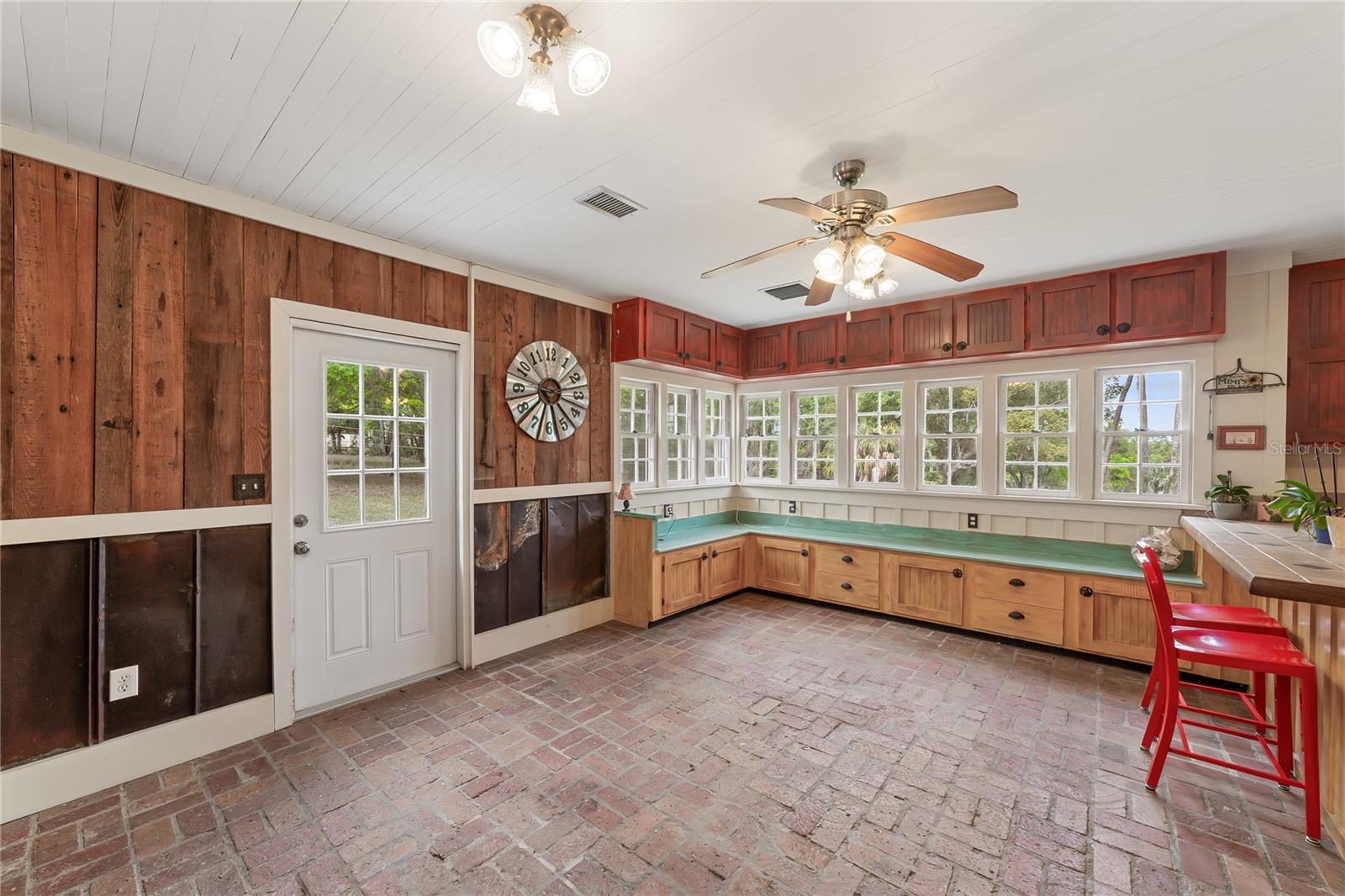 Image 58 of 73 For 1905 Myrtle Lake Avenue