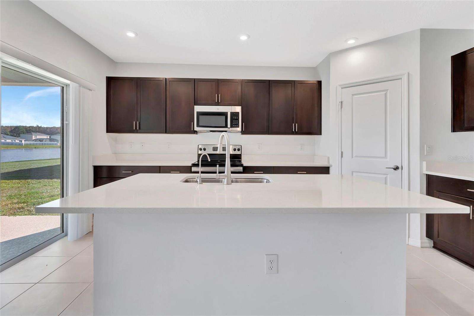 Image 10 of 33 For 221 Aquamarine Lane