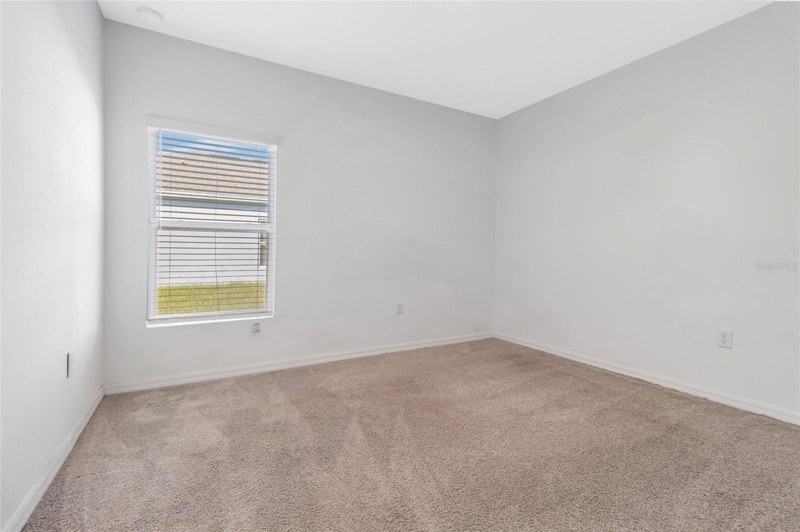 Image 17 of 33 For 221 Aquamarine Lane