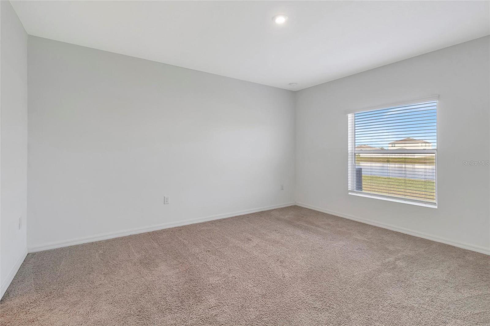 Image 7 of 33 For 221 Aquamarine Lane