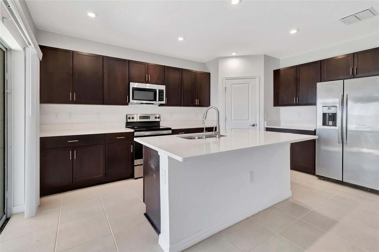 Image 8 of 33 For 221 Aquamarine Lane