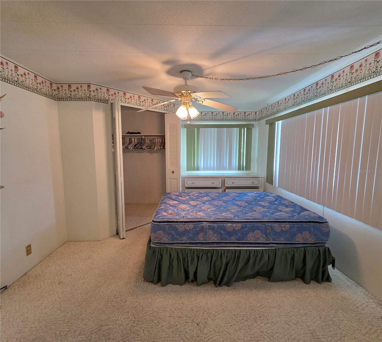 Image 20 of 32 For 426 Hawthorne Boulevard