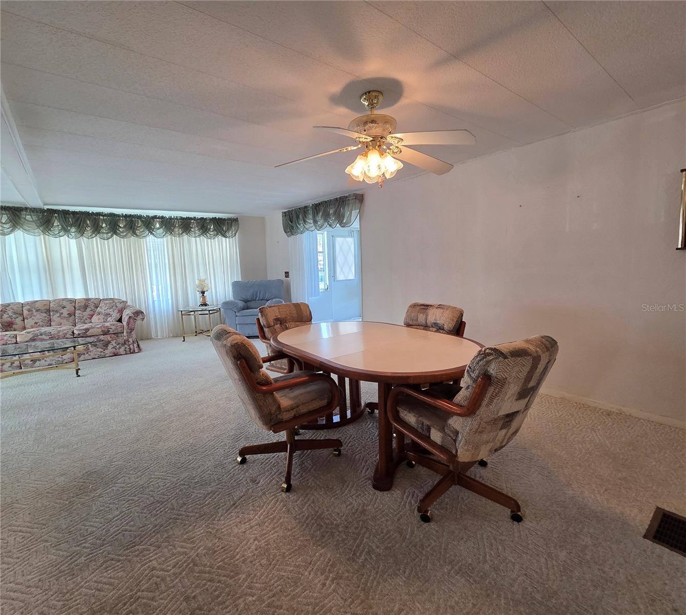 Image 8 of 32 For 426 Hawthorne Boulevard