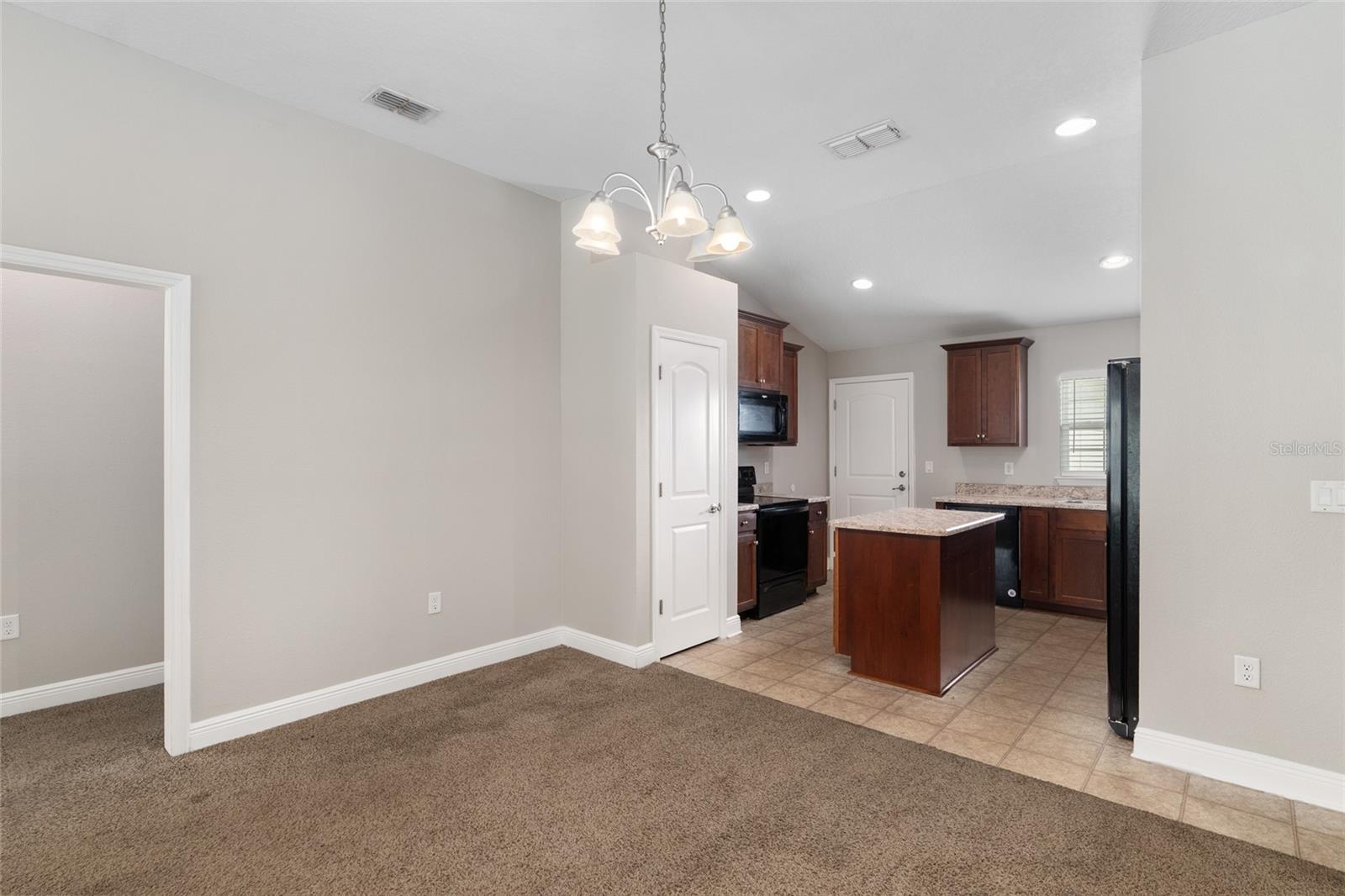 Image 18 of 71 For 806 Chelsea Avenue