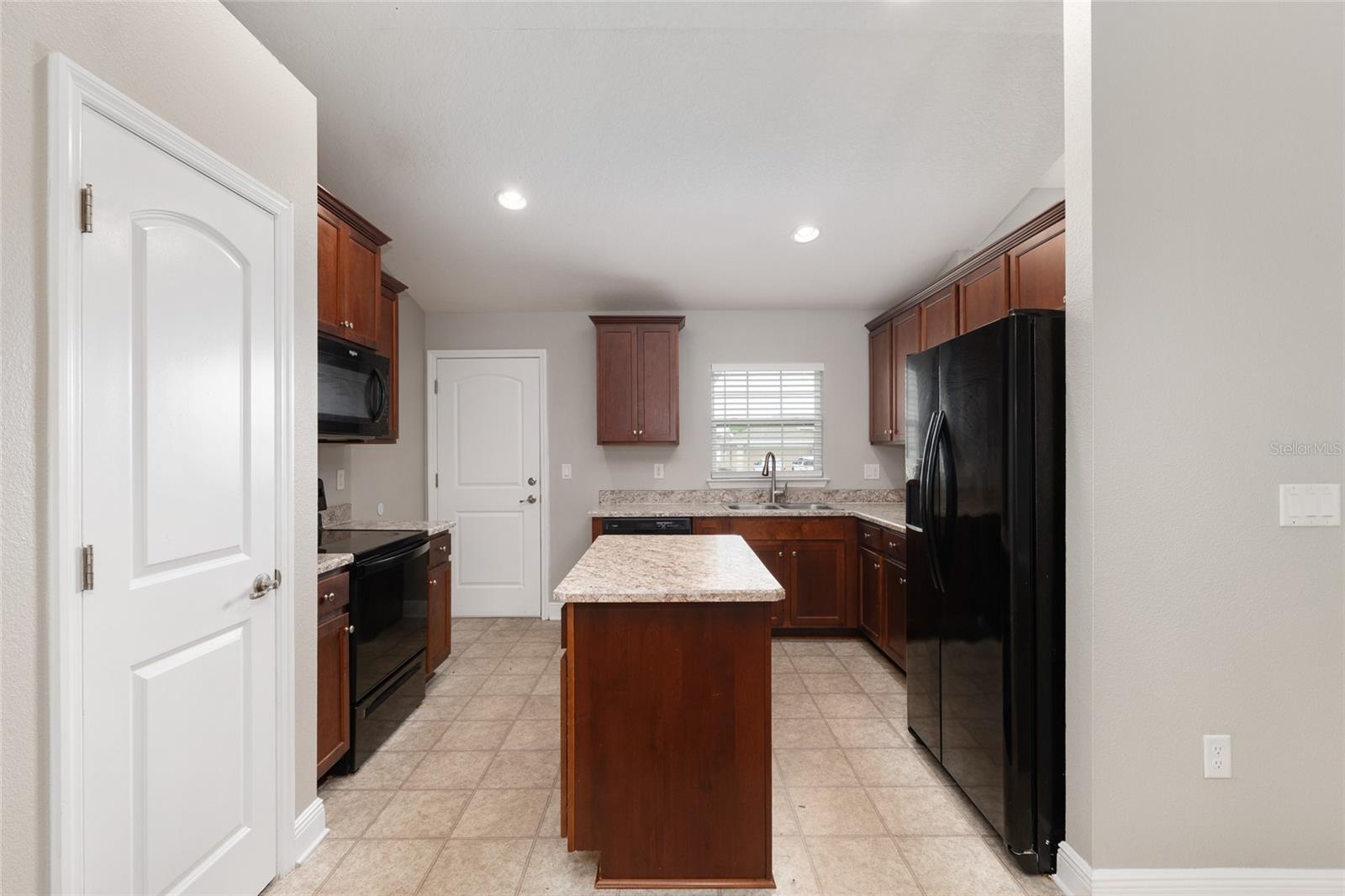 Image 20 of 71 For 806 Chelsea Avenue