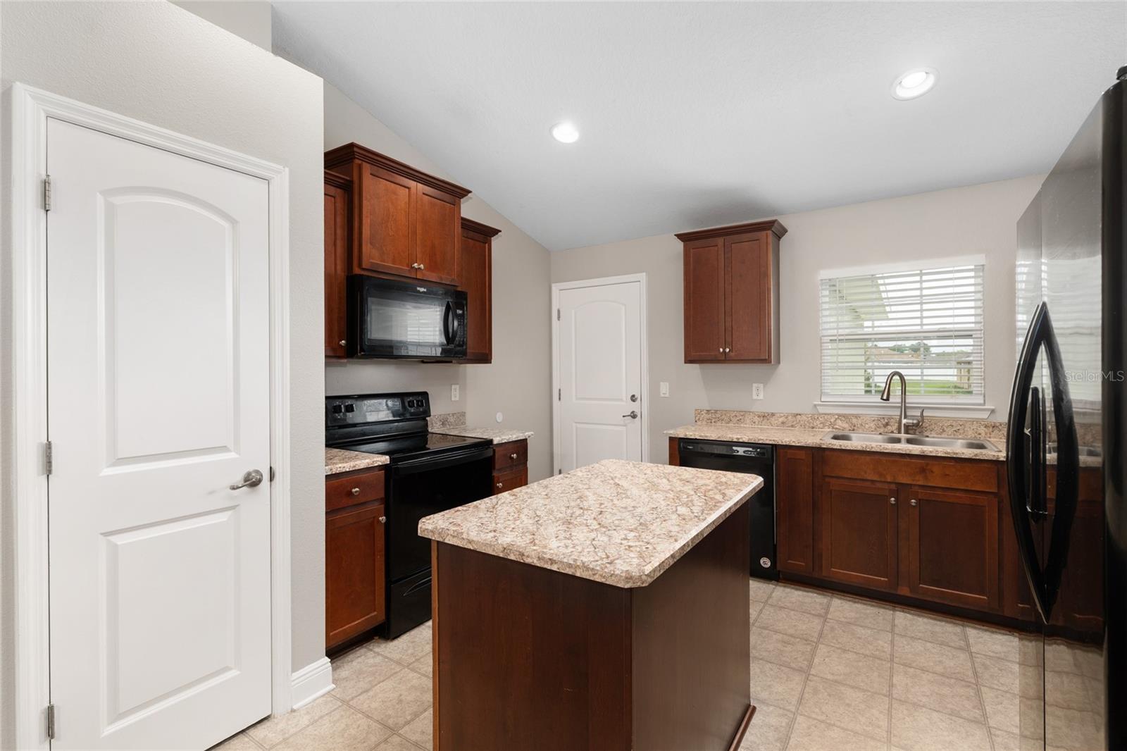 Image 21 of 71 For 806 Chelsea Avenue