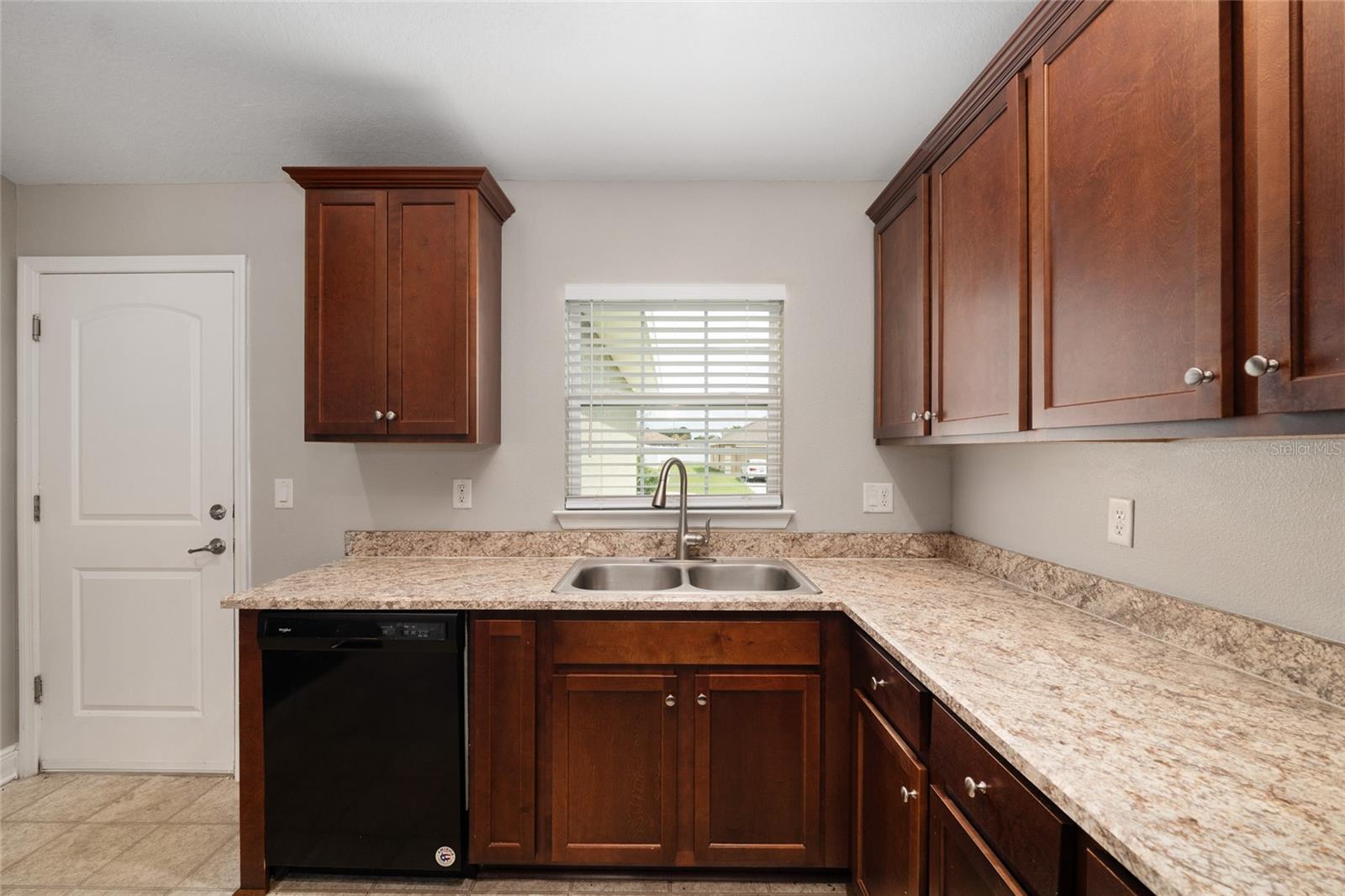 Image 22 of 71 For 806 Chelsea Avenue