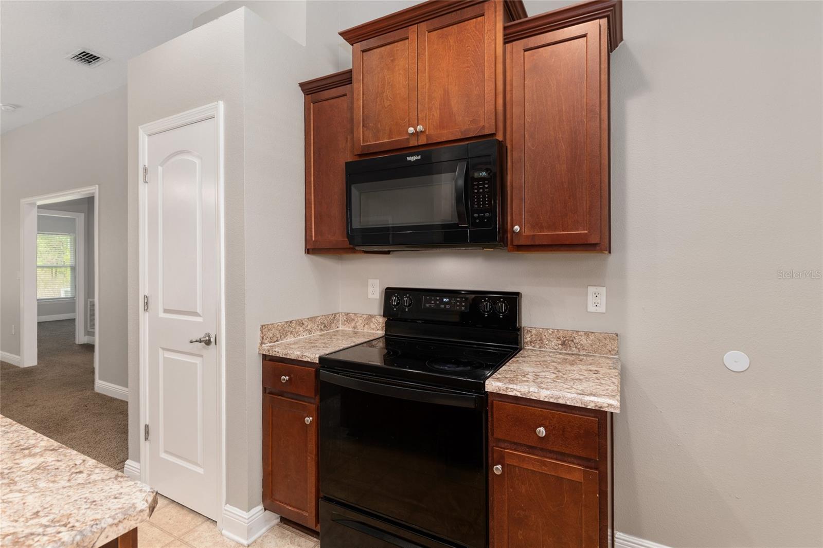 Image 23 of 71 For 806 Chelsea Avenue