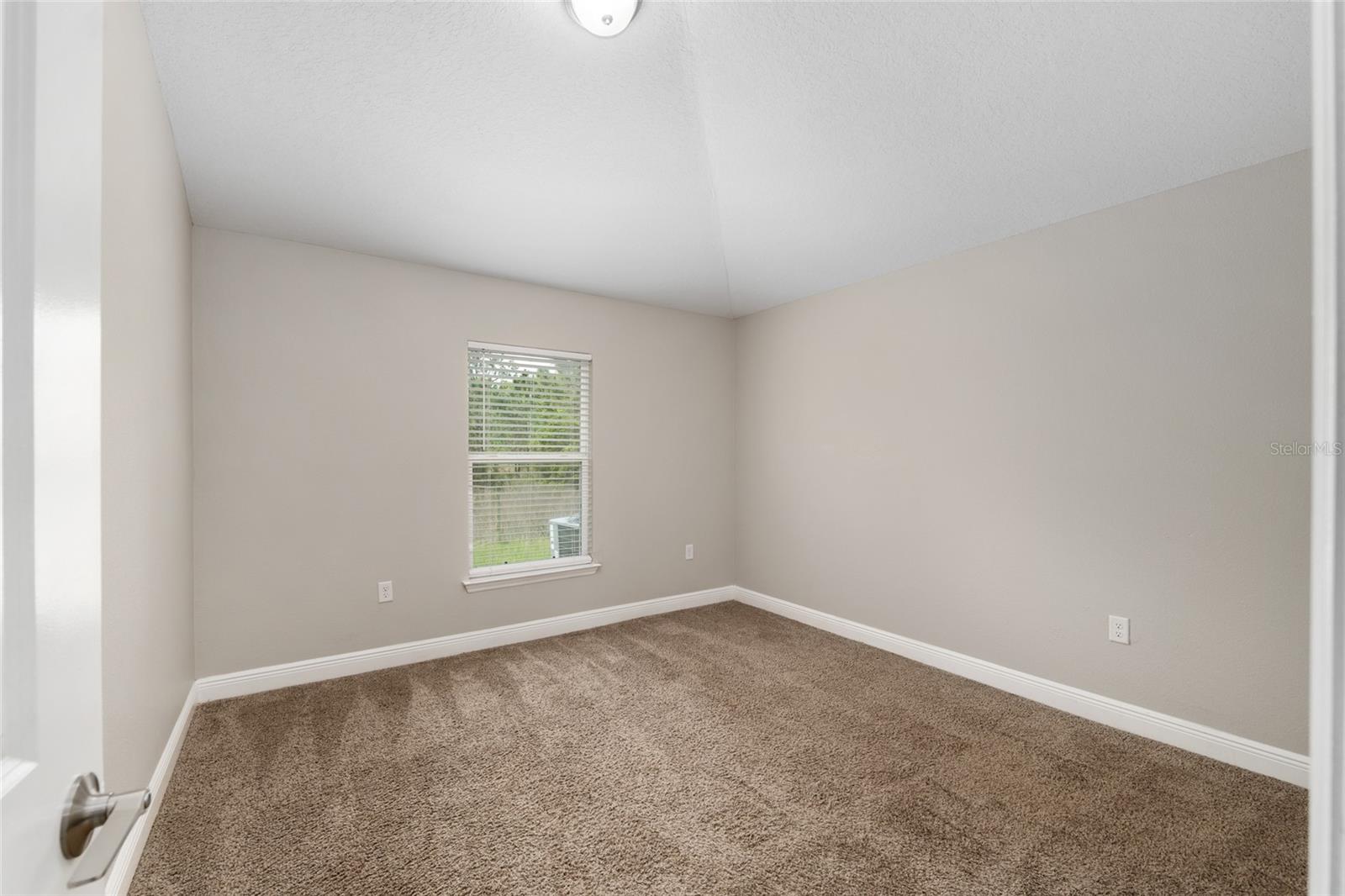 Image 36 of 71 For 806 Chelsea Avenue