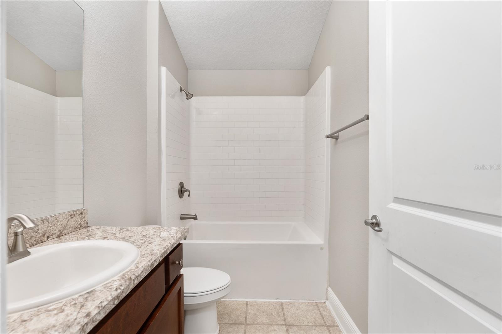 Image 40 of 71 For 806 Chelsea Avenue