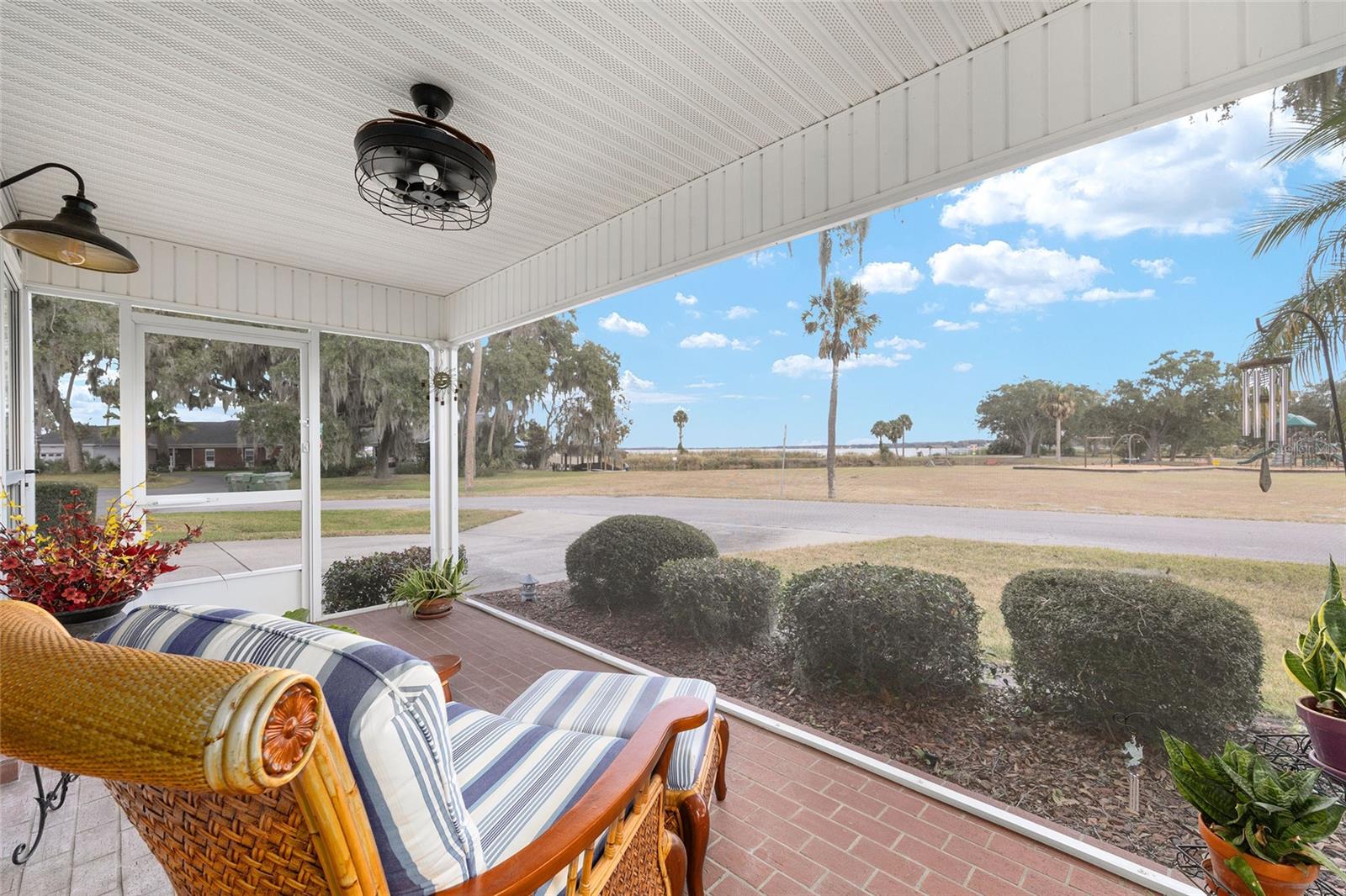 Image 10 of 36 For 925 Beverly Harbors Drive