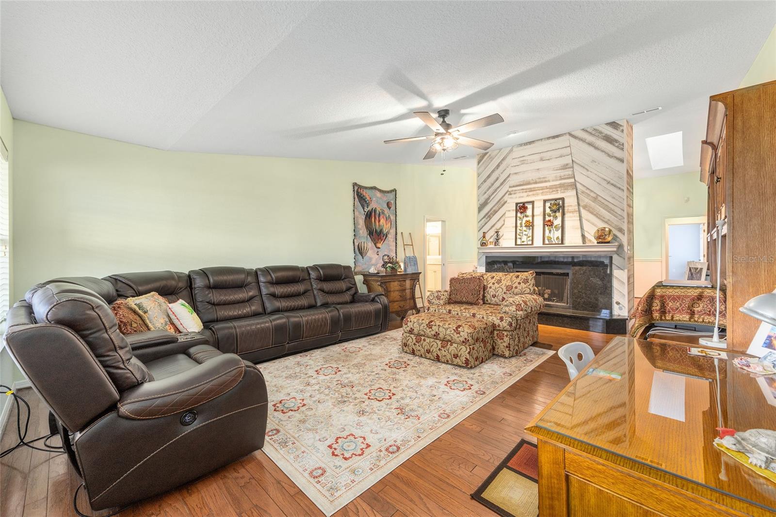 Image 12 of 36 For 925 Beverly Harbors Drive