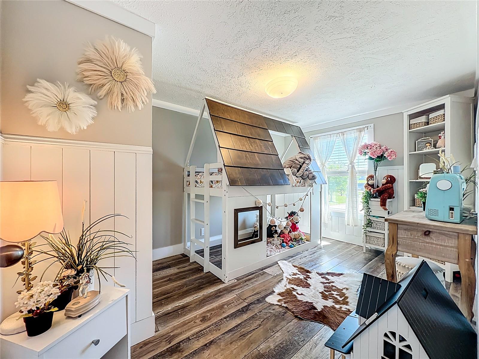 Image 20 of 47 For 8507 Strawberry Fields Court