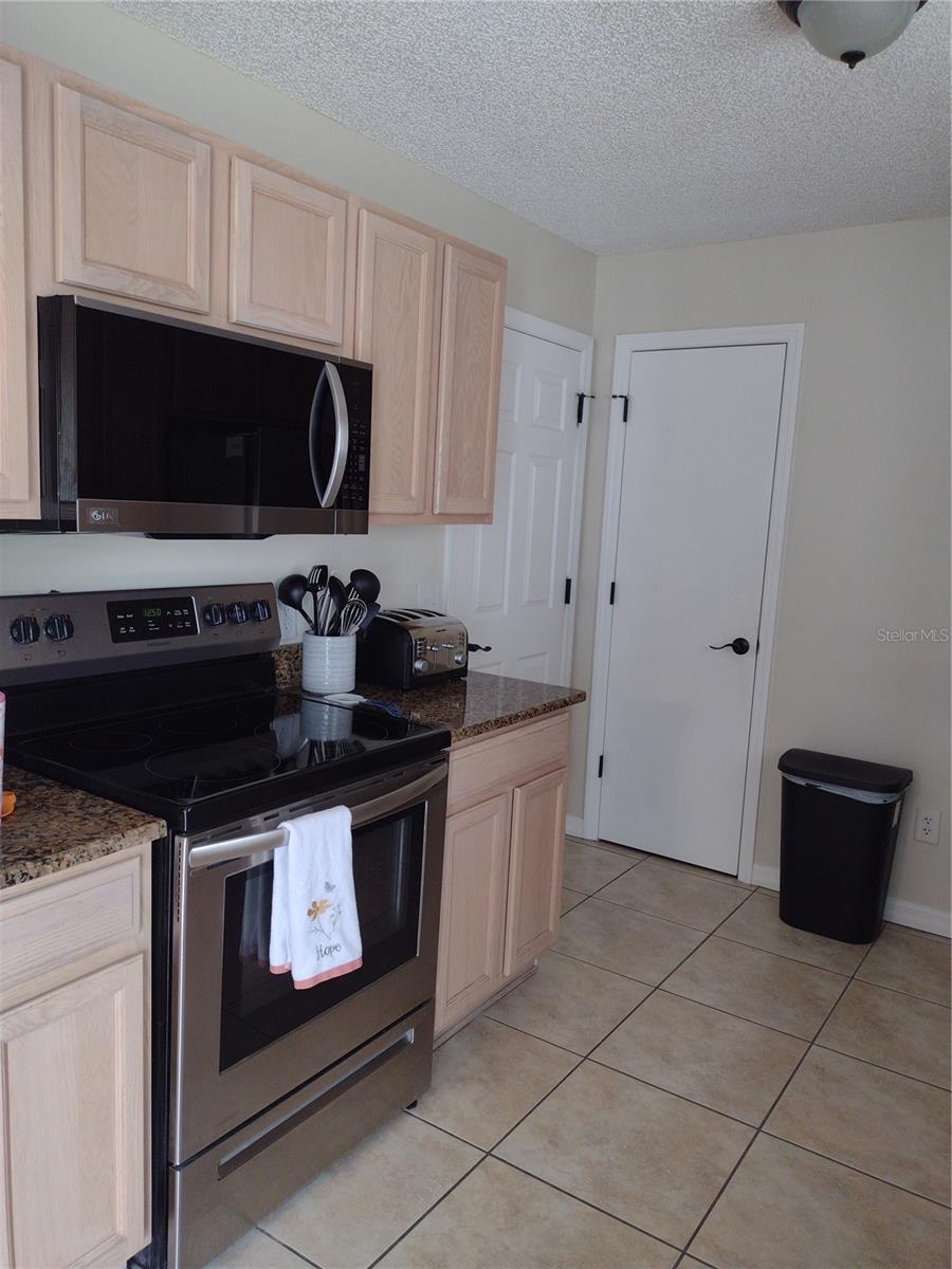 Image 22 of 30 For 1116 San Bernardo Road