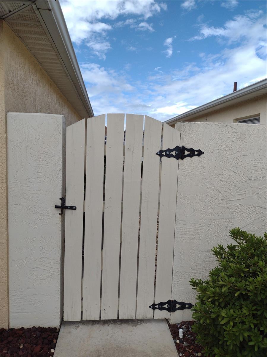 Image 3 of 30 For 1116 San Bernardo Road