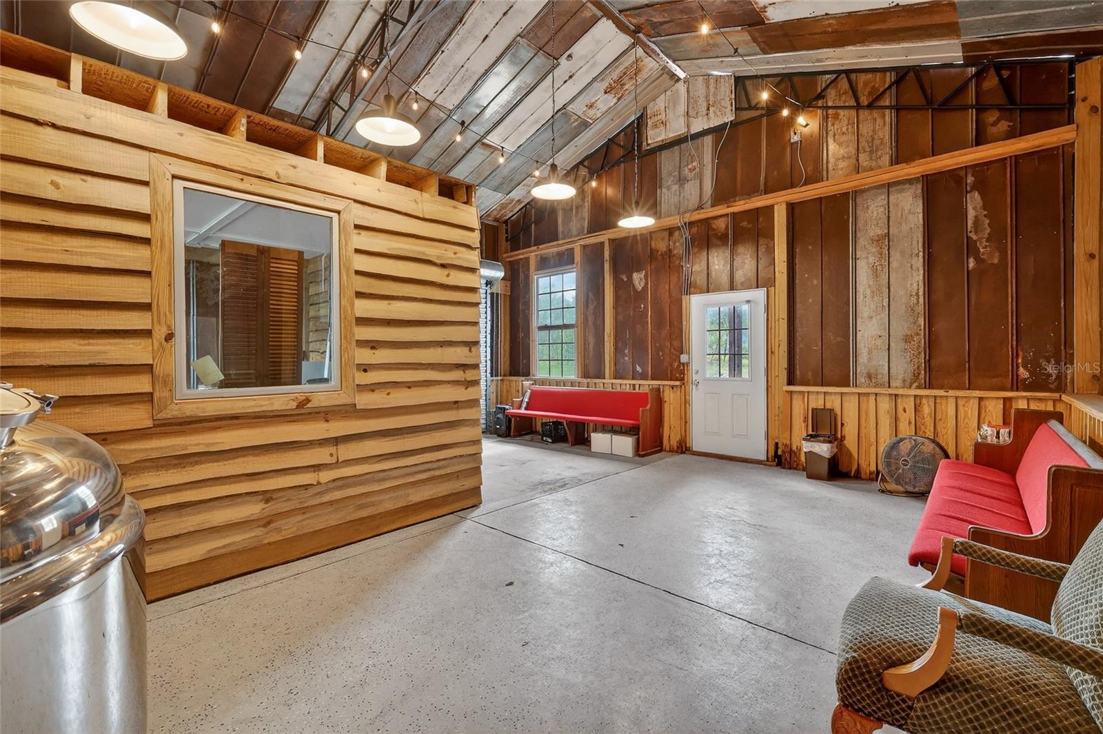 Image 12 of 28 For 26921 Bloomfield Avenue