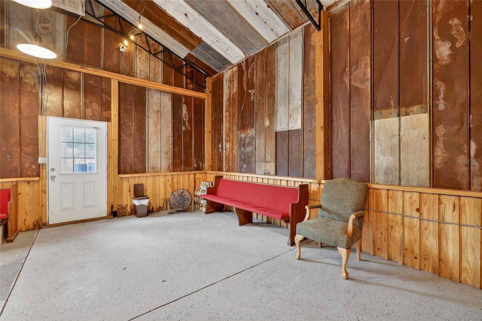 Image 13 of 28 For 26921 Bloomfield Avenue