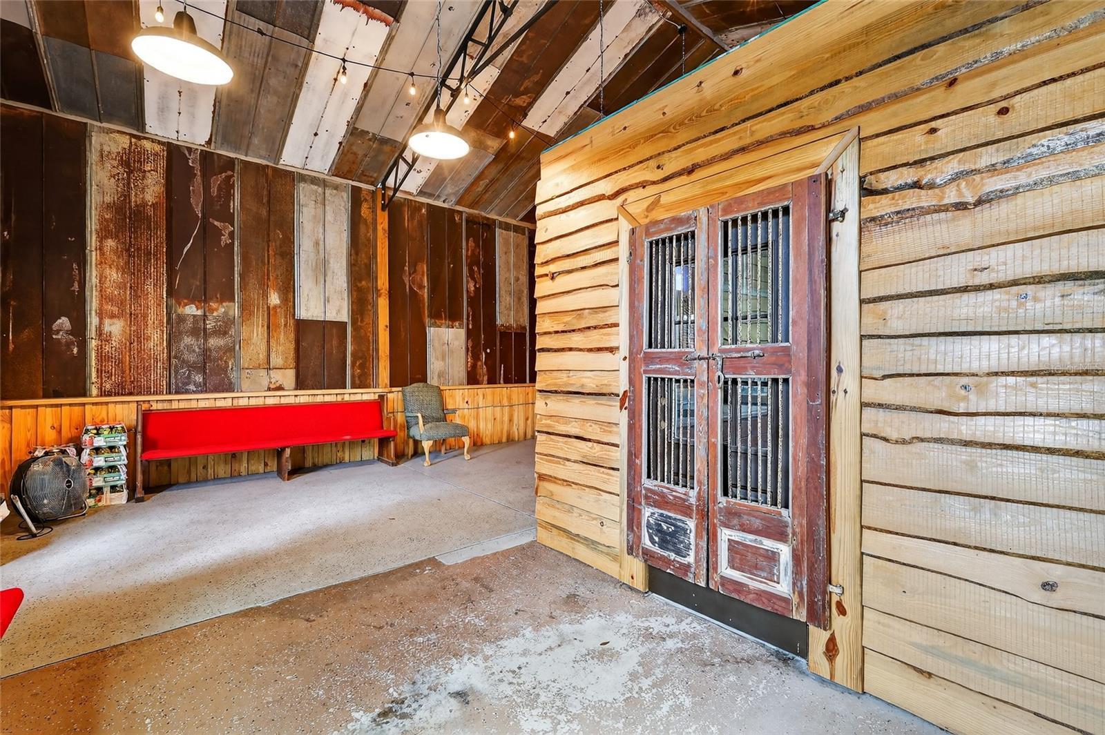 Image 14 of 28 For 26921 Bloomfield Avenue