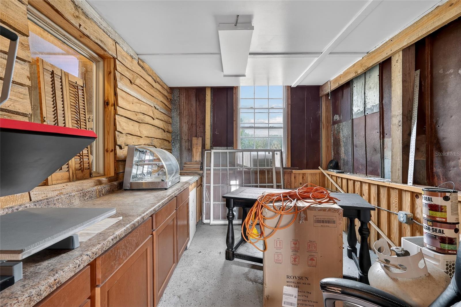 Image 15 of 28 For 26921 Bloomfield Avenue