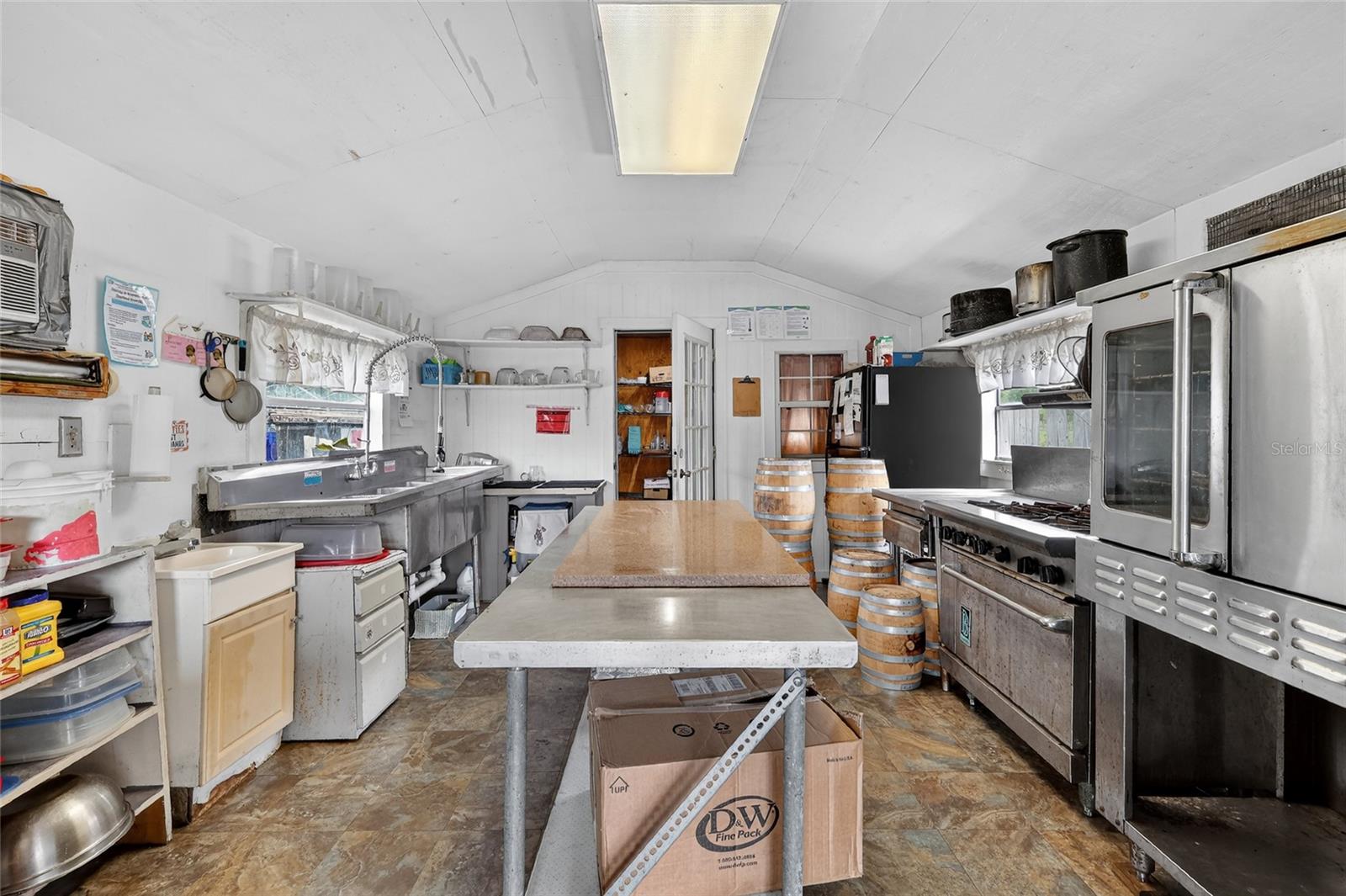 Image 16 of 28 For 26921 Bloomfield Avenue