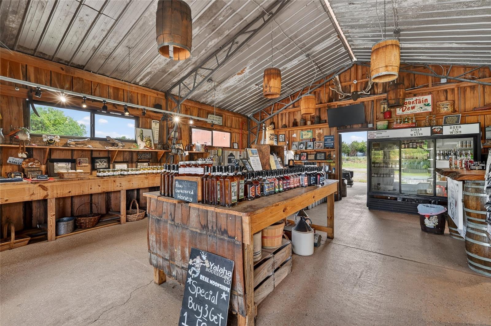 Image 5 of 28 For 26921 Bloomfield Avenue