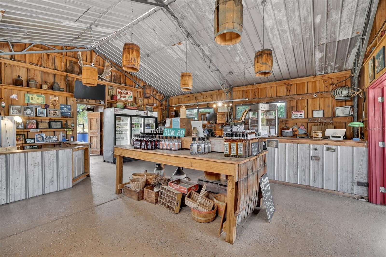 Image 6 of 28 For 26921 Bloomfield Avenue