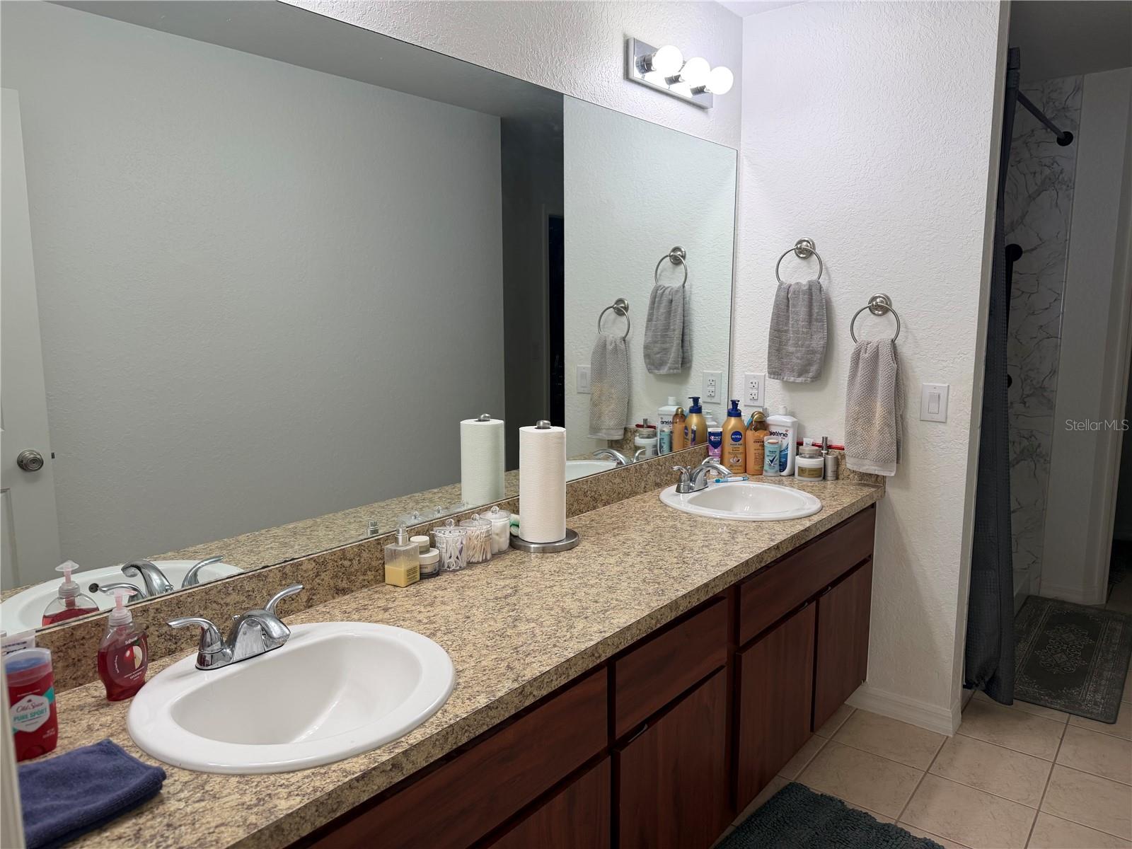 Image 16 of 29 For 16105 89 Court