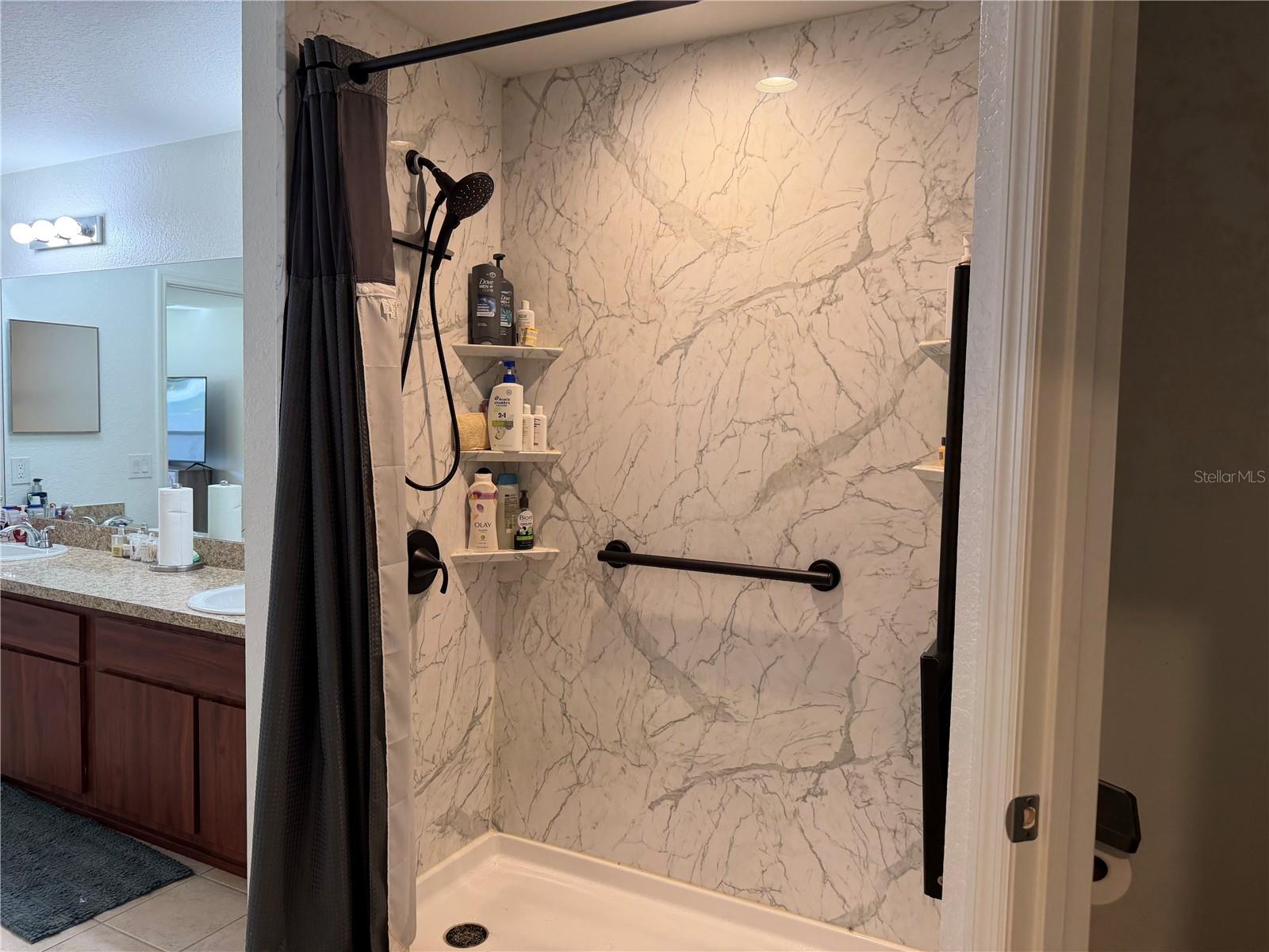 Image 17 of 29 For 16105 89 Court