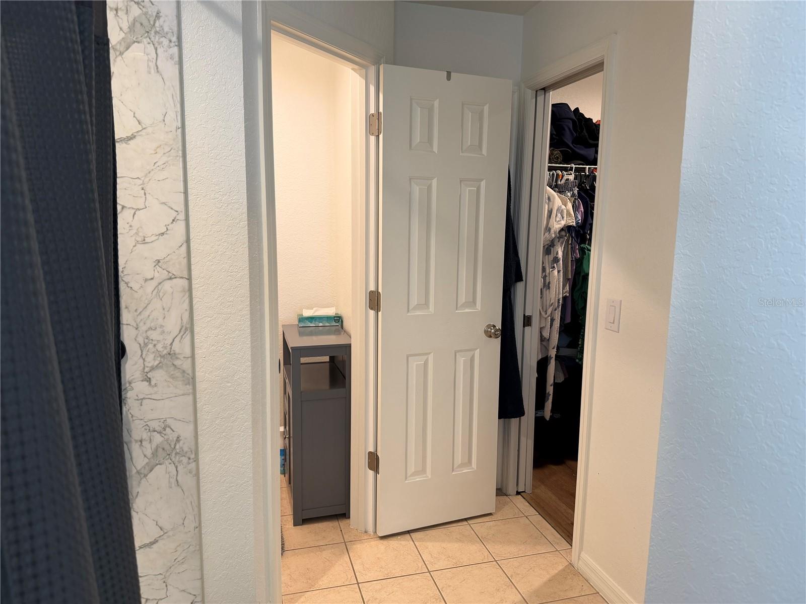 Image 18 of 29 For 16105 89 Court