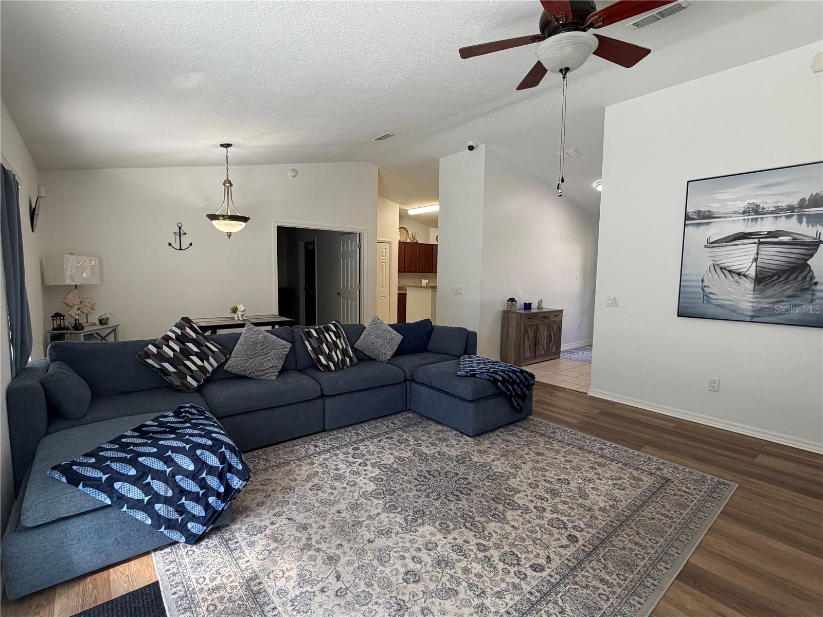 Image 8 of 29 For 16105 89 Court