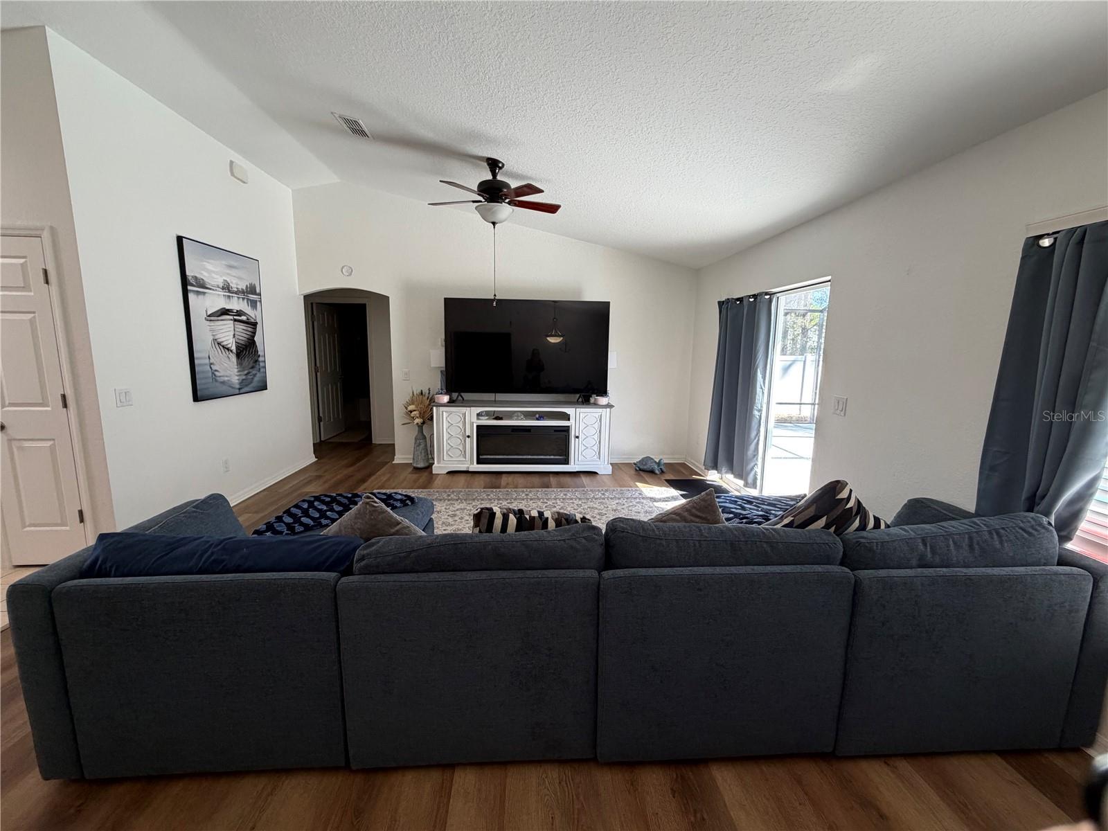 Image 9 of 29 For 16105 89 Court