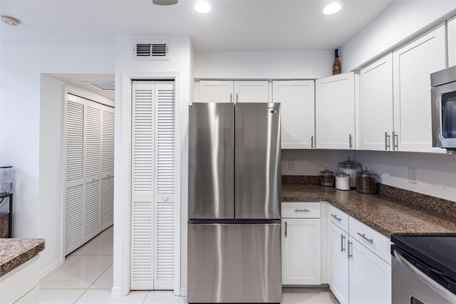 Image 11 of 30 For 13141 Whitehaven Lane 192