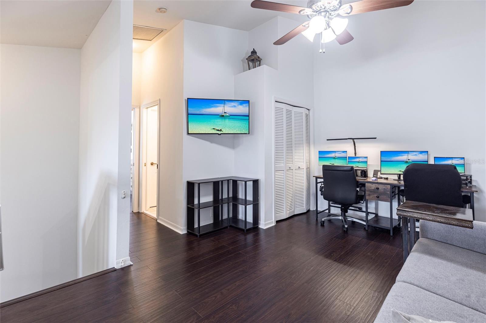 Image 21 of 30 For 13141 Whitehaven Lane 192