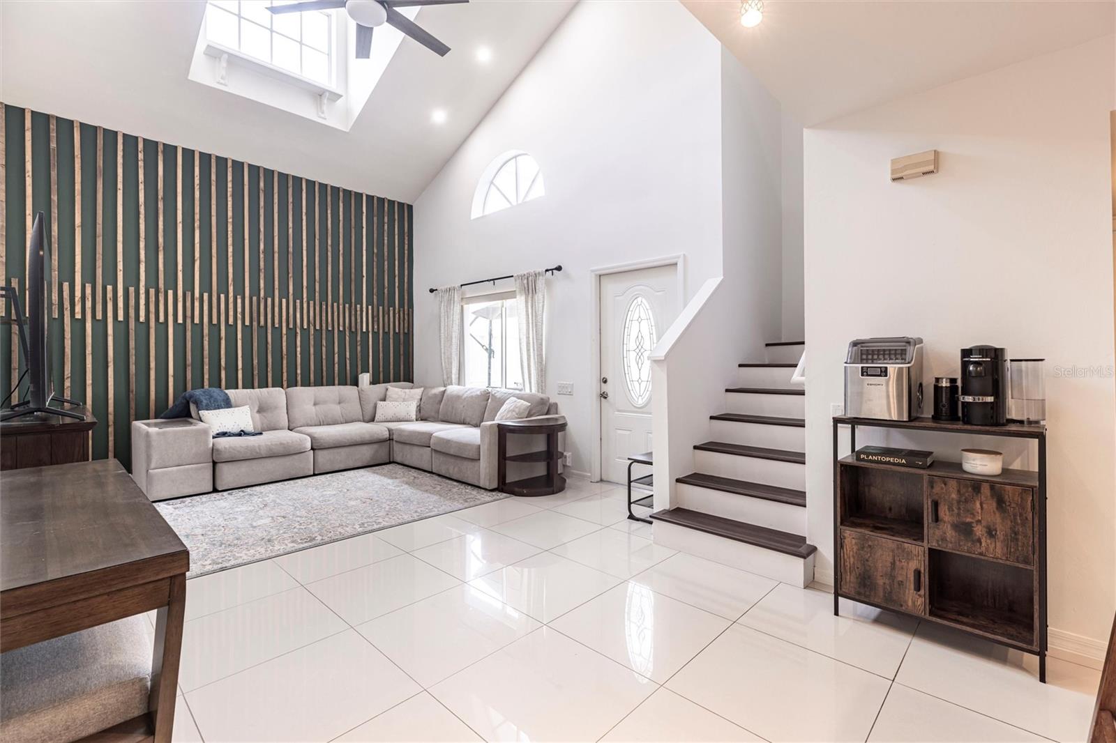 Image 3 of 30 For 13141 Whitehaven Lane 192