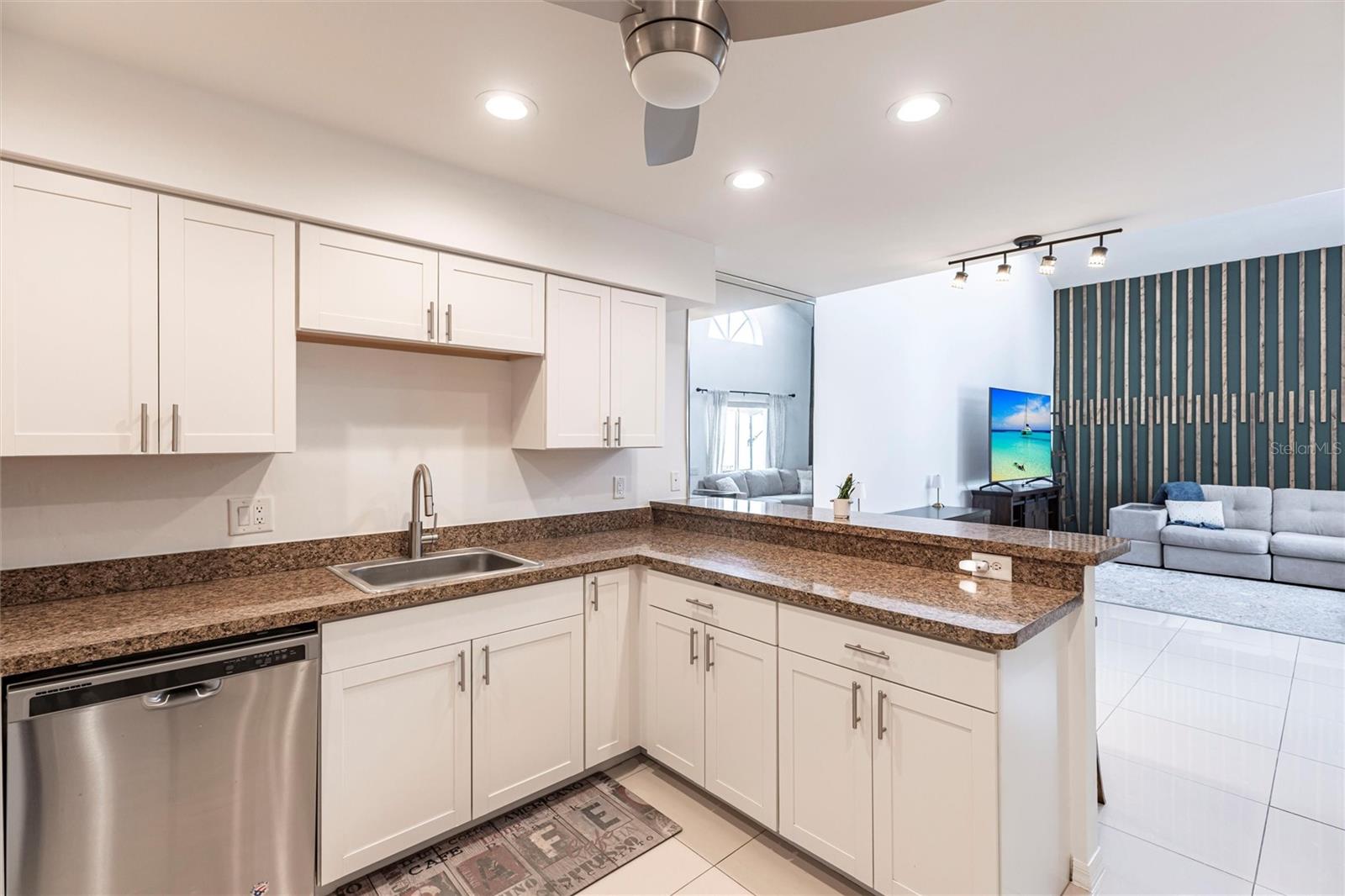 Image 8 of 30 For 13141 Whitehaven Lane 192