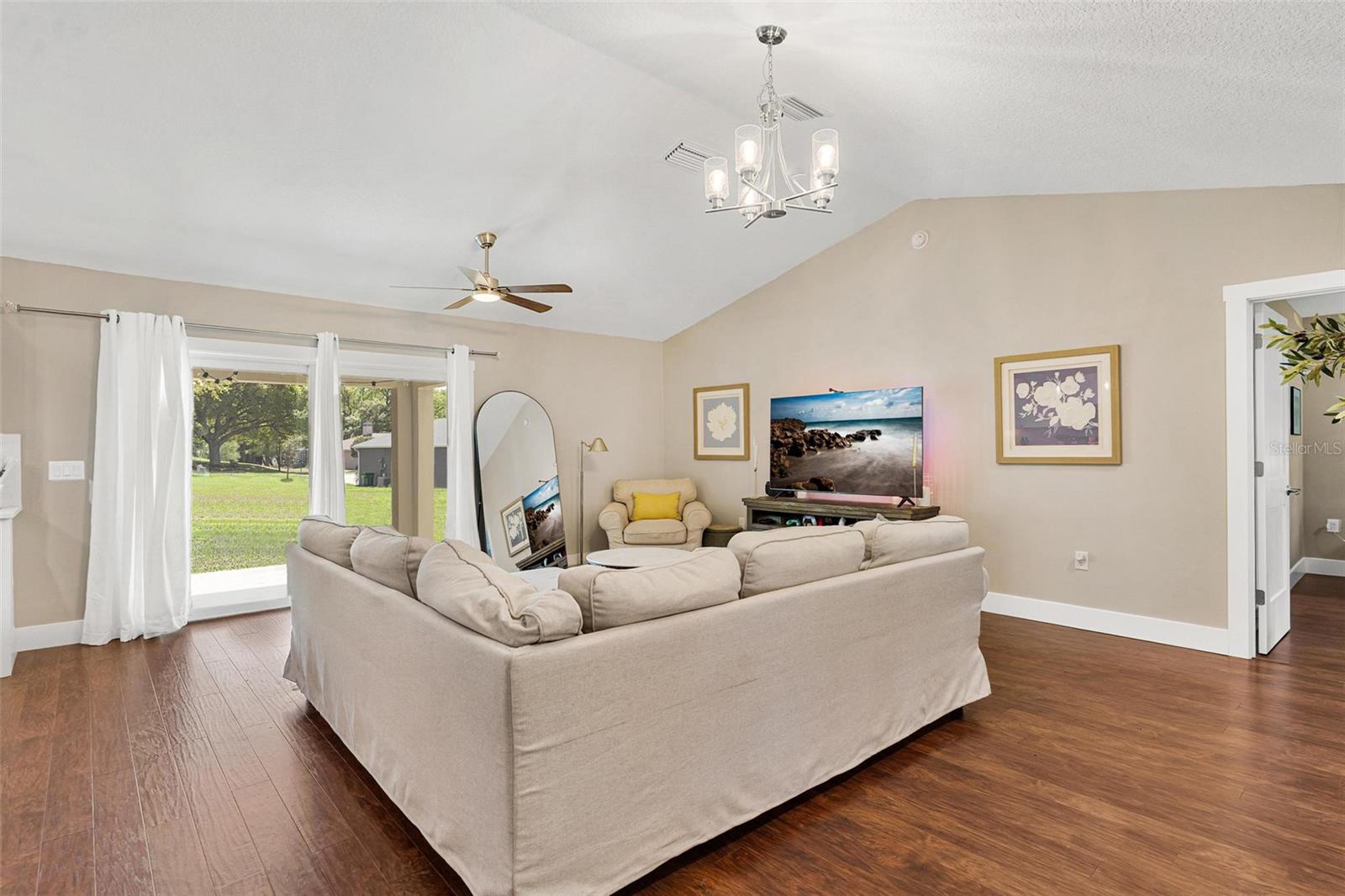 Image 19 of 40 For 206 Shannon Lane