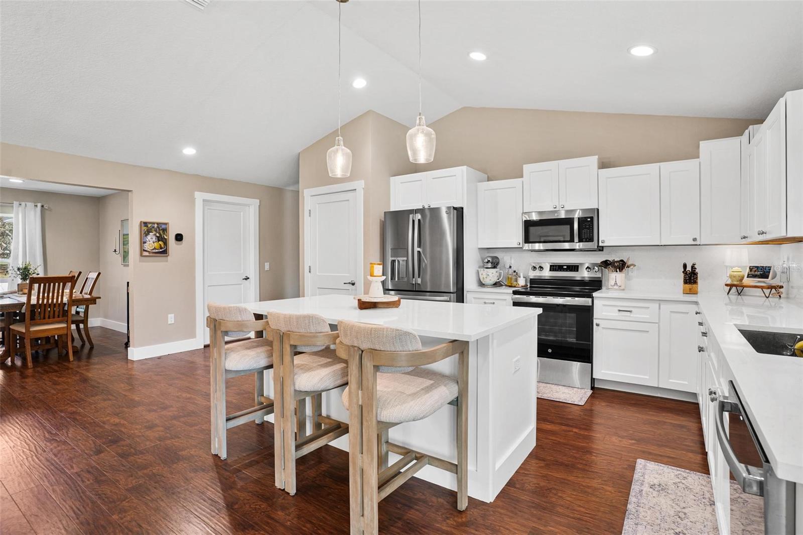 Image 2 of 40 For 206 Shannon Lane