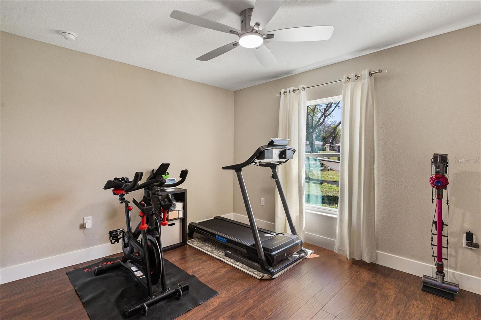 Image 28 of 40 For 206 Shannon Lane