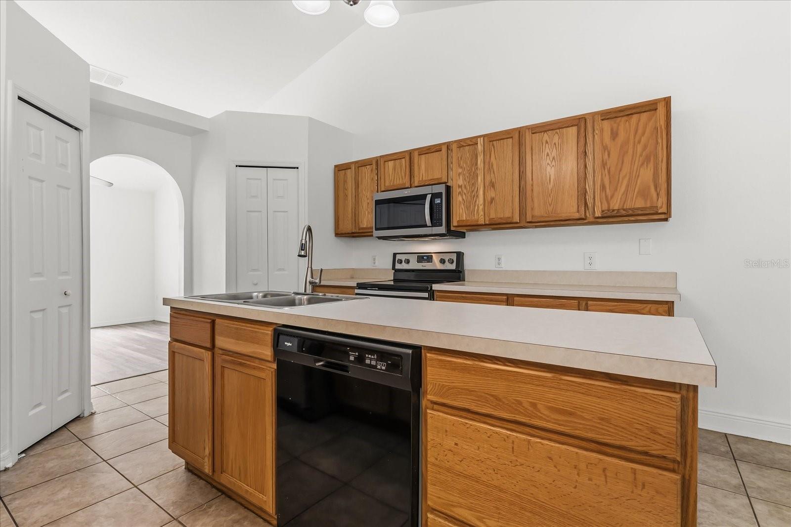 Image 10 of 37 For 1500 Daybreak Drive