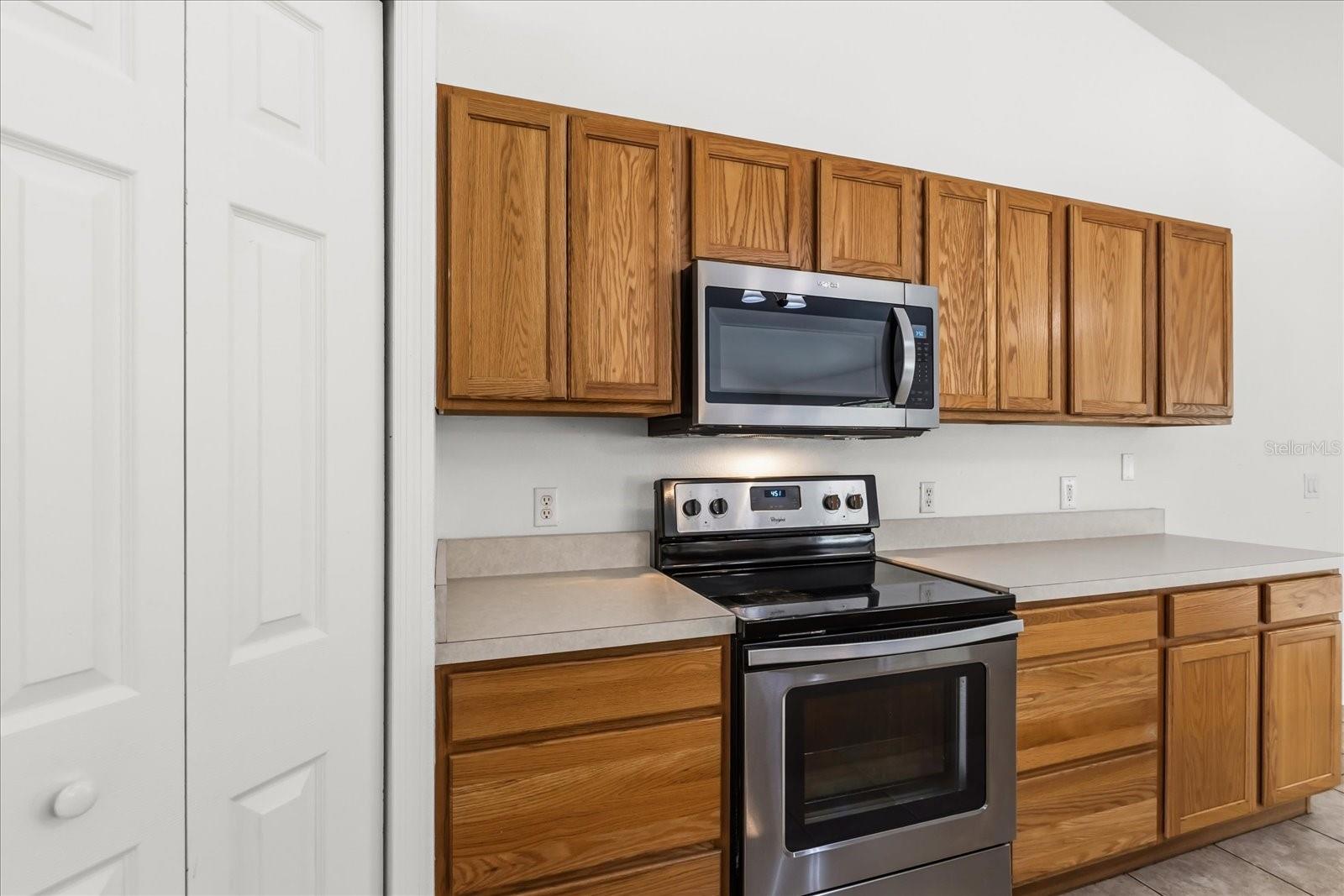 Image 11 of 37 For 1500 Daybreak Drive